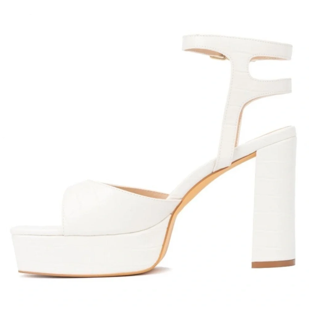 Fashion To Figure Women's Hilari Block Heels - Wide Width - 7, WHITE new
